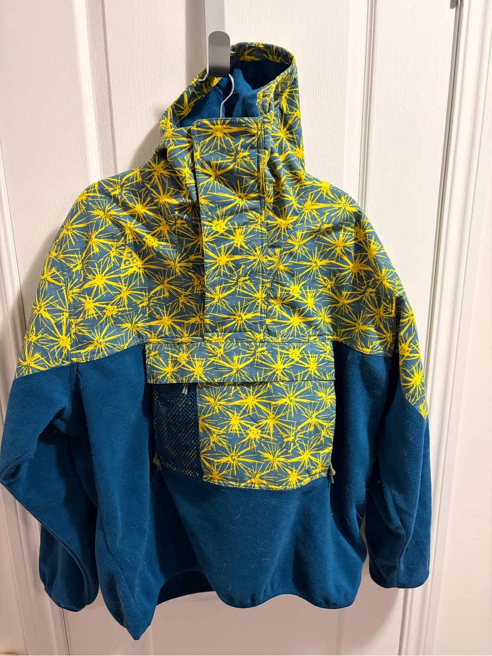 Nike Teal and Yellow Patterned Fleece Jacket